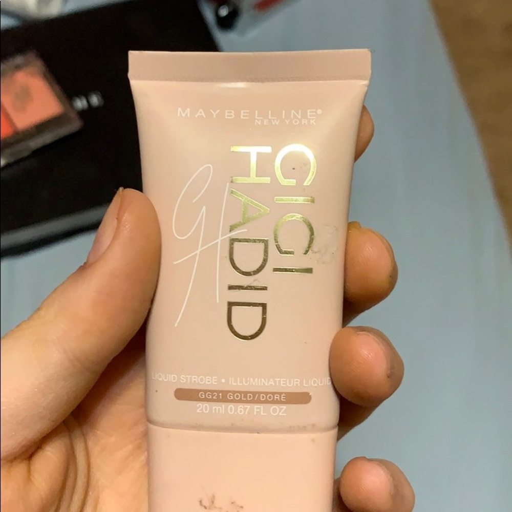 Gigi Hadid Liquid illuminator